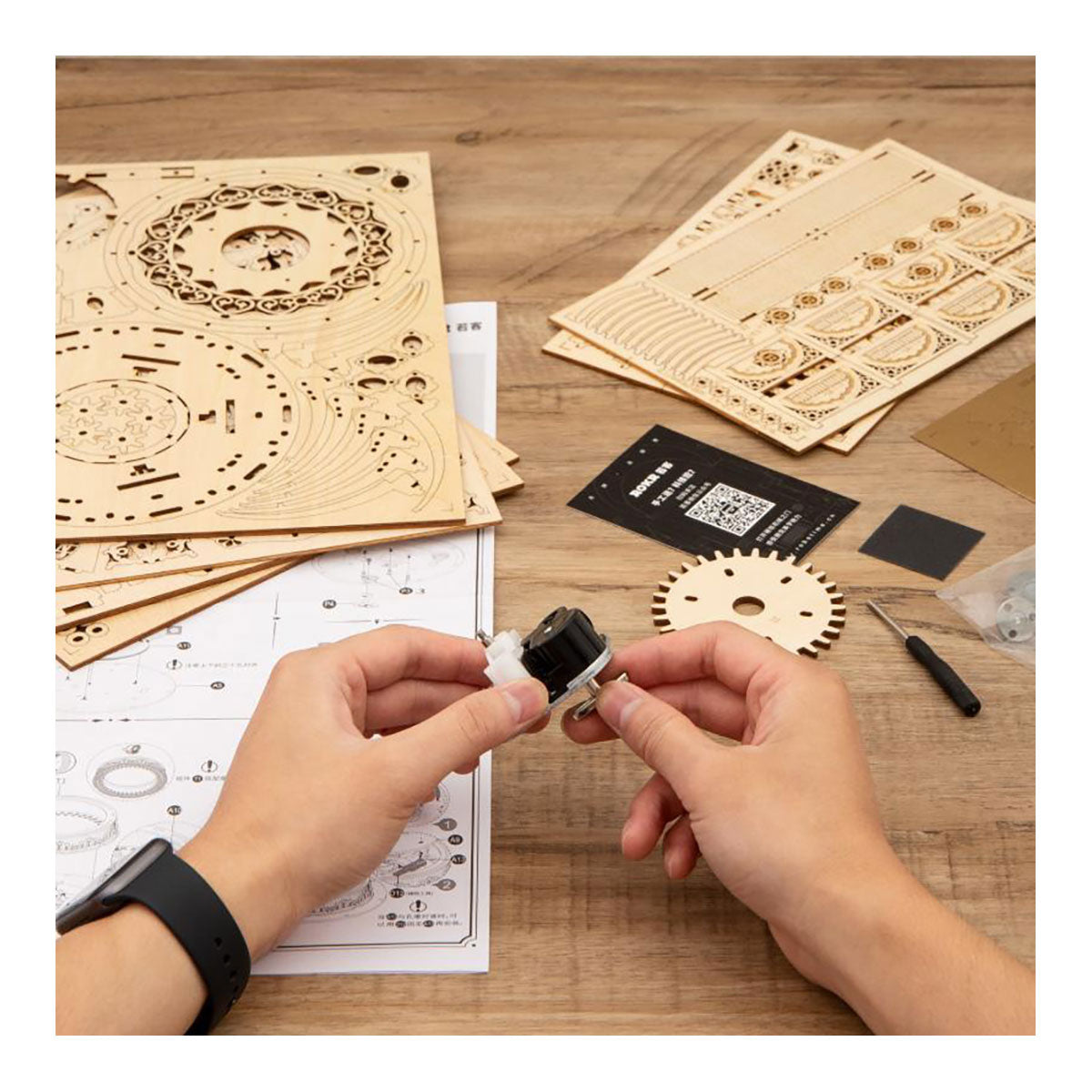 3D-Holzpuzzle, Karussell, beweglich, mit Musikwerk