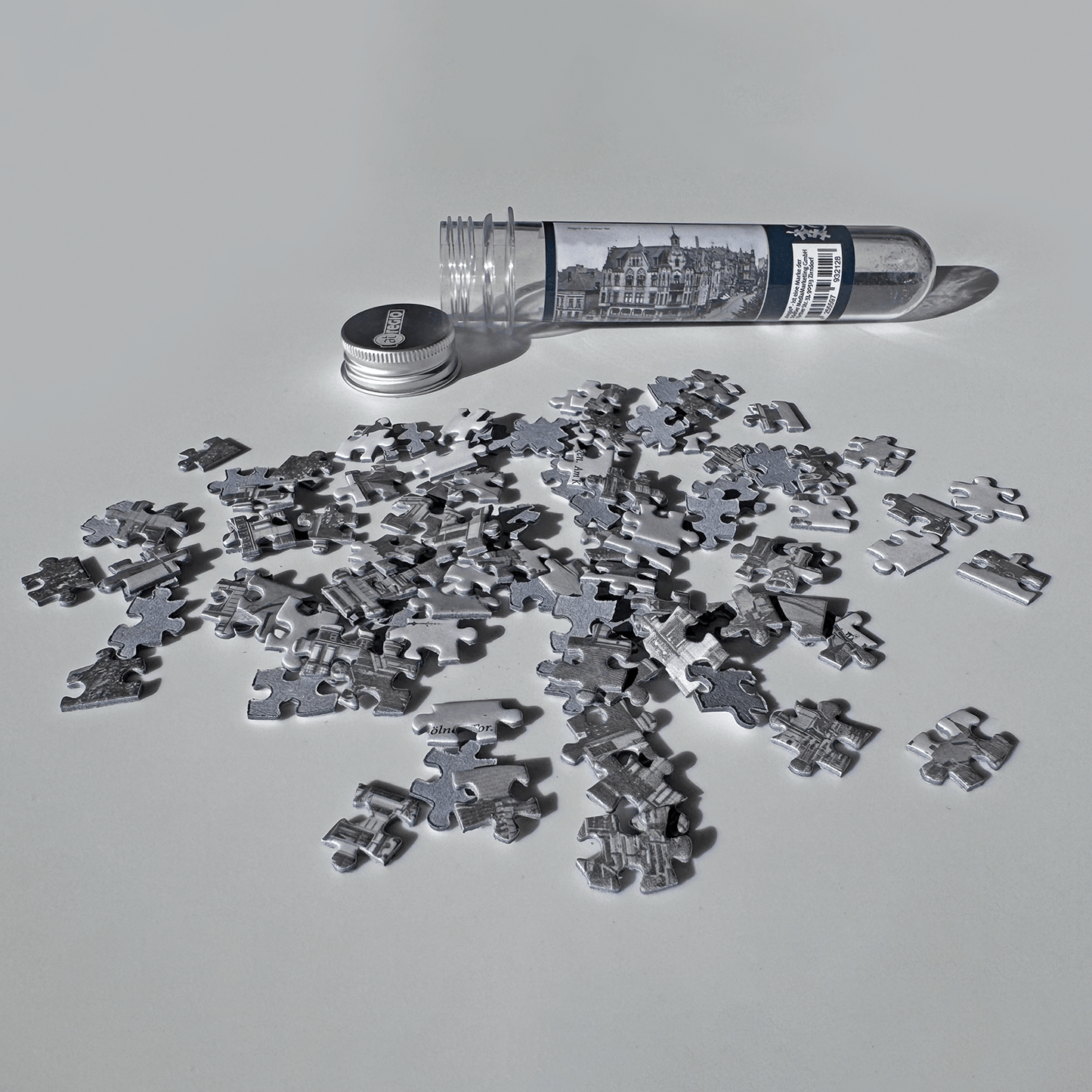 SIEGEN – Mini-Puzzle im Reagenzglas